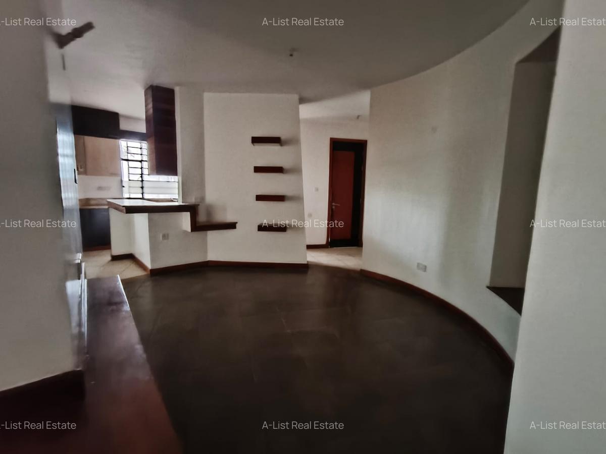 3 Bed Apartment with En Suite at 5Th Street - 1