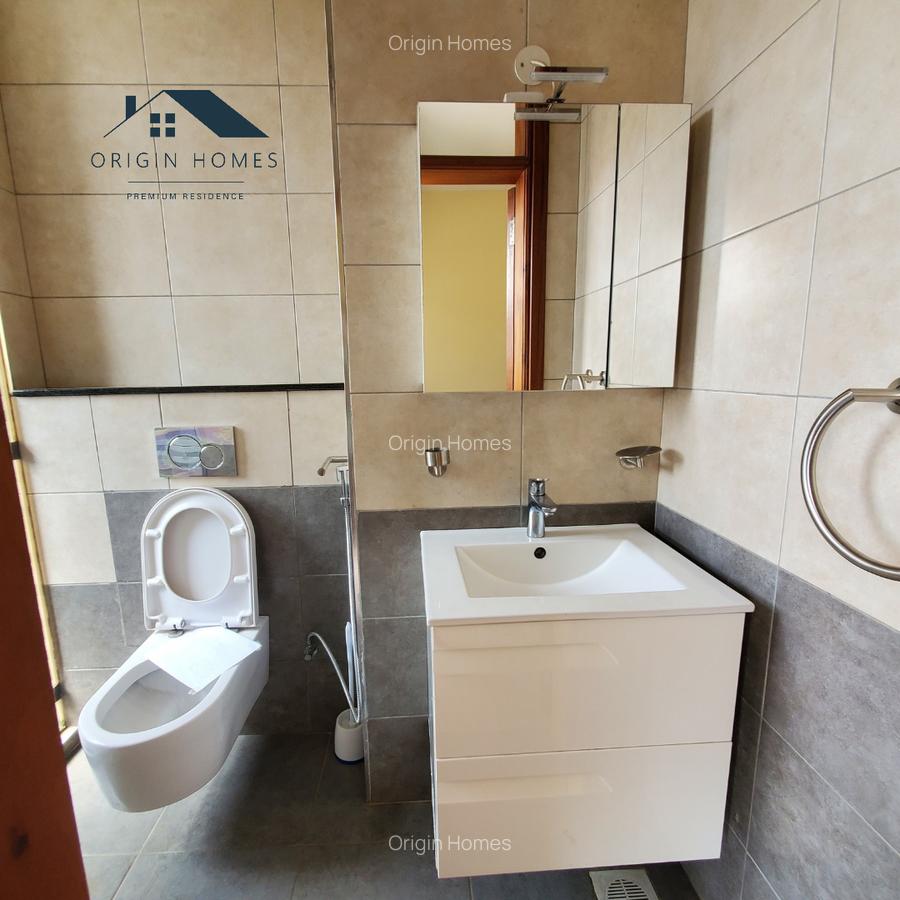3 Bed Apartment with En Suite at Parklands - 16