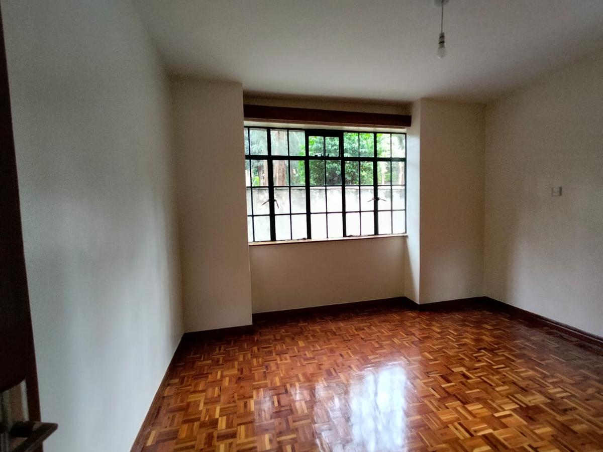 3 Bed Apartment with En Suite in Lavington - 5