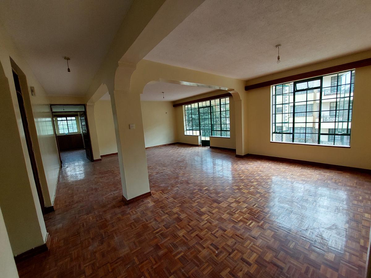 3 Bed Apartment with En Suite at Mbaazi Avenue - 11