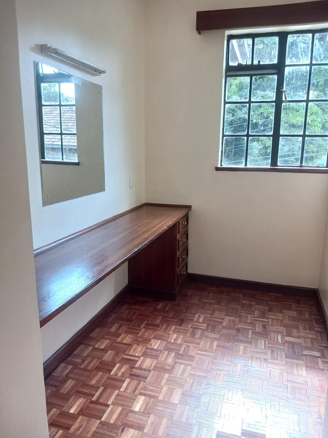 4 Bed Townhouse with En Suite at Hatheru Road - 10