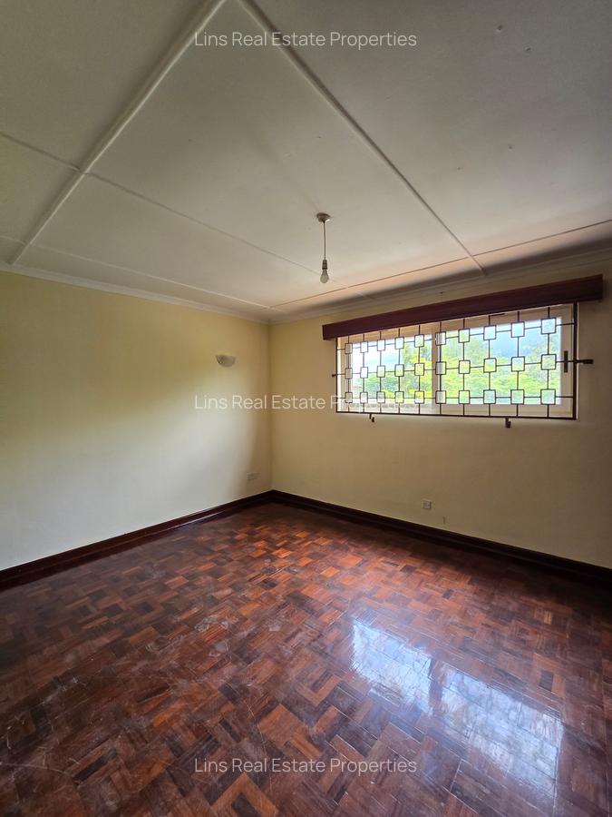 4 Bed Townhouse with En Suite in Lavington - 19