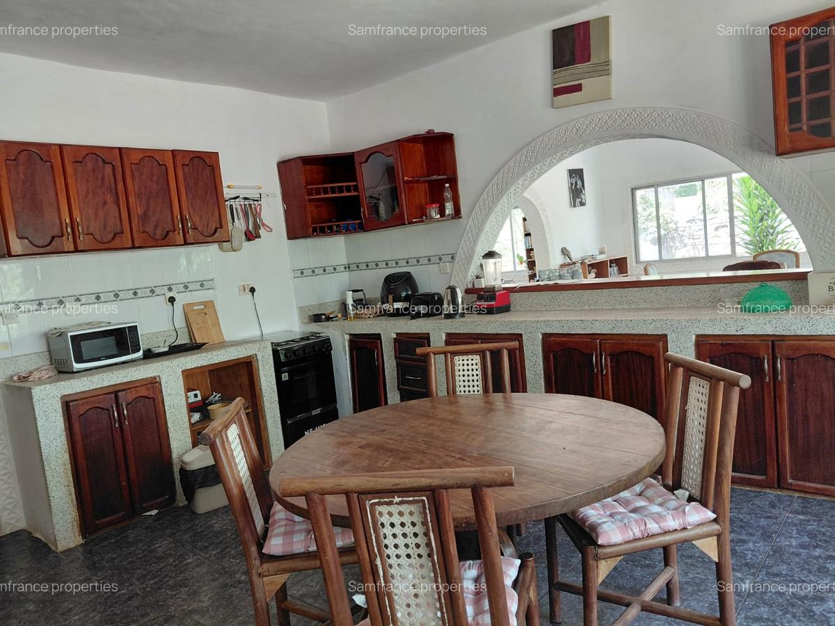 7 Bed Villa with En Suite at Turtle Bay - 6