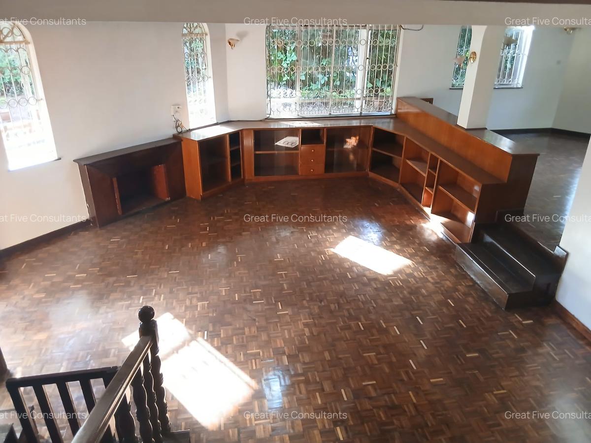 5 Bed House with En Suite in Runda - 7