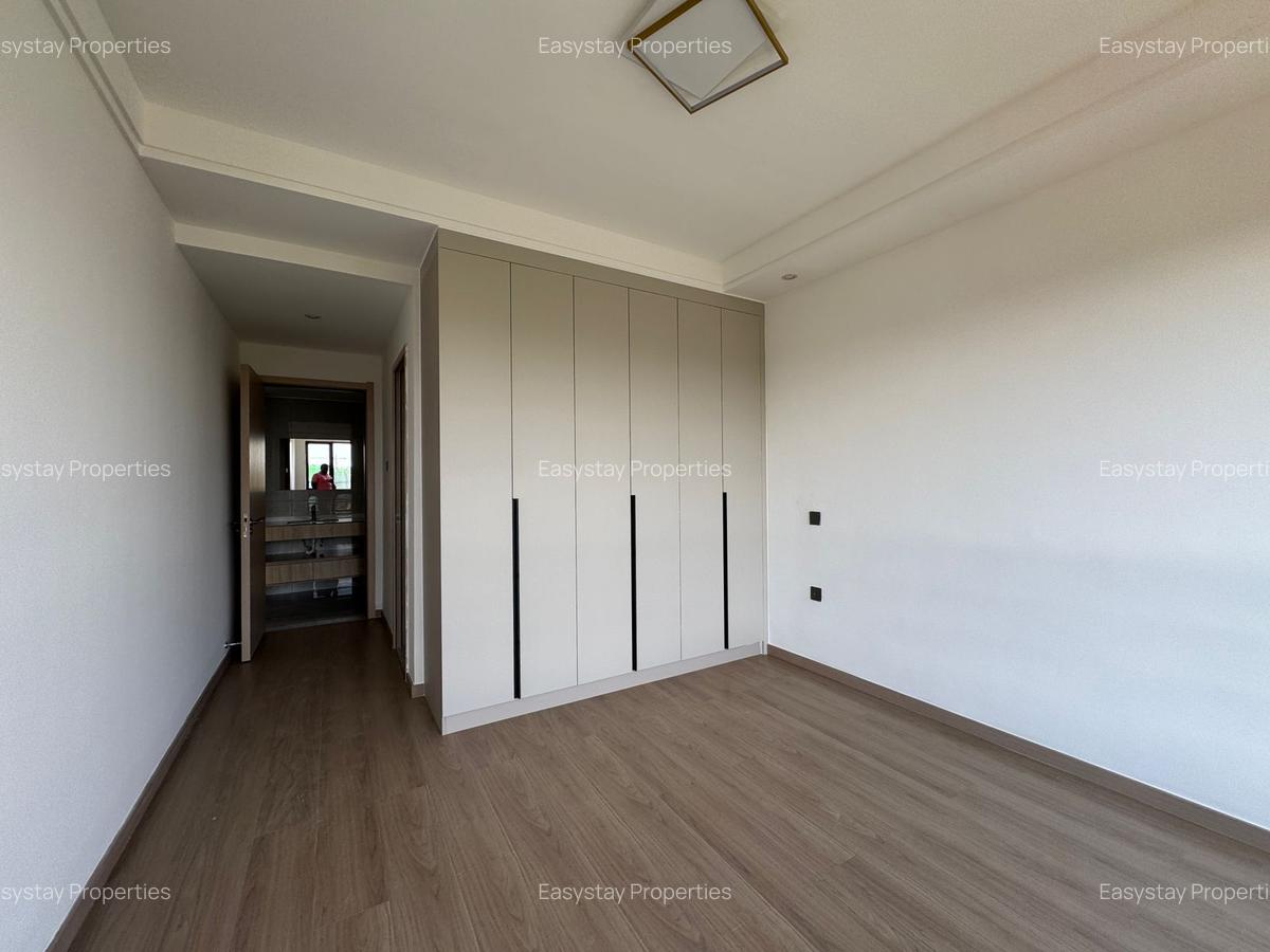 3 Bed Apartment with En Suite in Riverside - 7