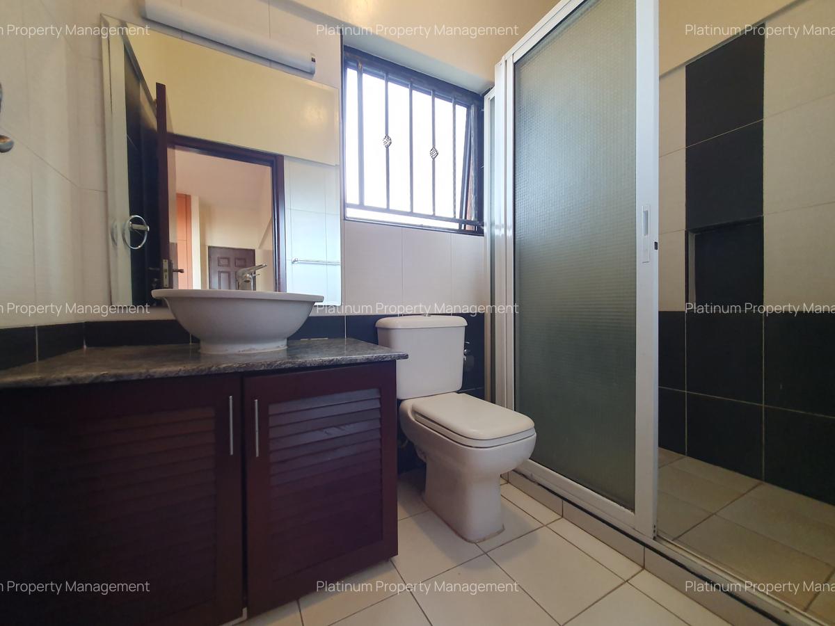 4 Bed Apartment with En Suite at Brookside Gardens - 8