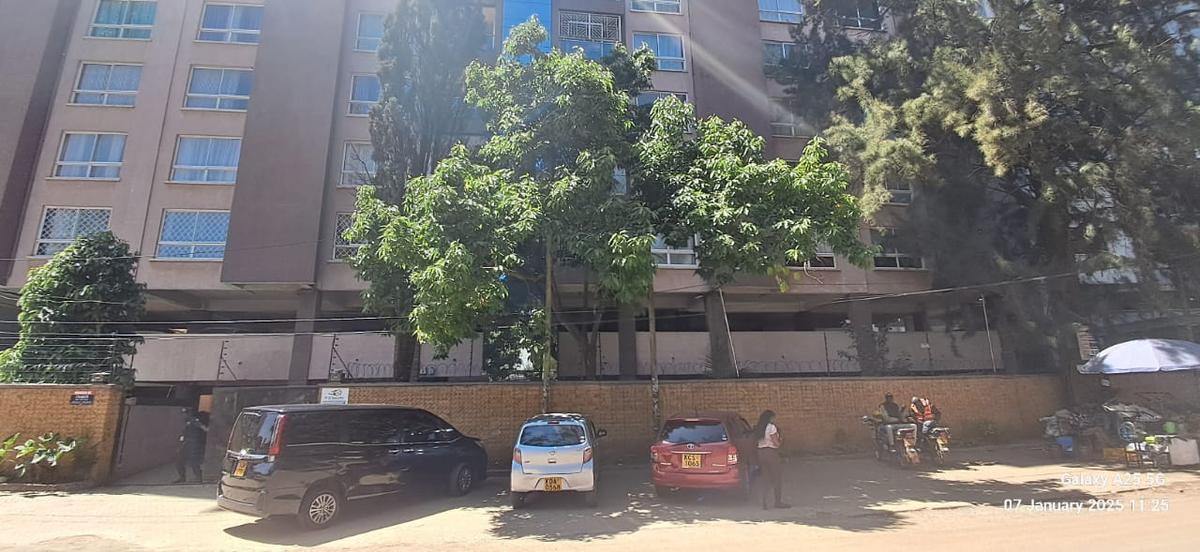 3 Bed Apartment with En Suite at 2Nd Ave Parklands - 20