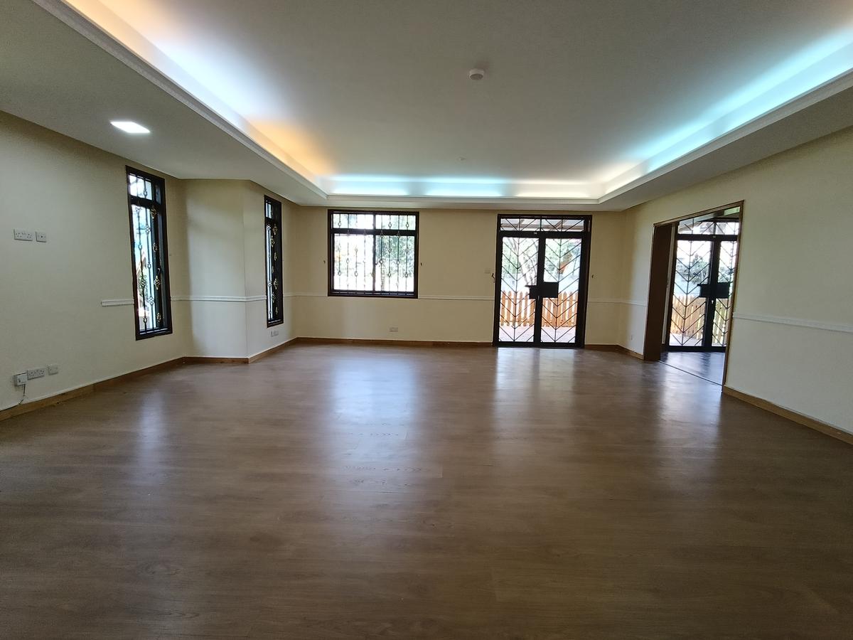 5 Bed Townhouse with En Suite in Lavington - 15