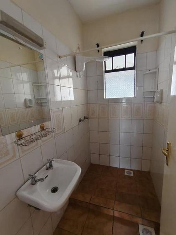 2 Bed Apartment with En Suite at Rhapta Rd - 7