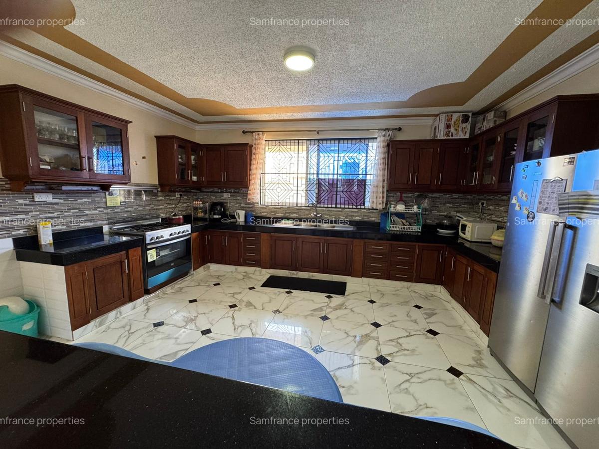 5 Bed Villa with En Suite at Utange - 3