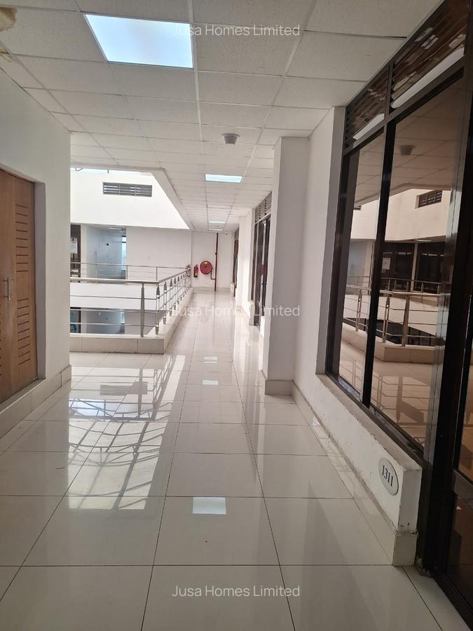 1,221 ft² Office with Lift at Adams - 10