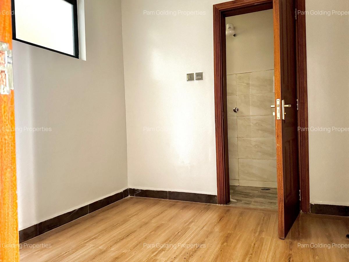 4 Bed Apartment with En Suite in Riverside - 8