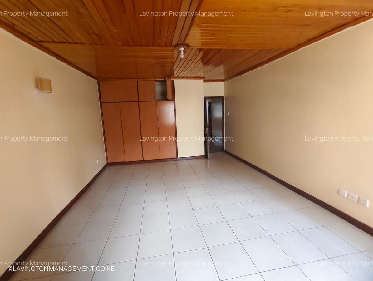 5 Bed Townhouse with En Suite at Lavington Green - 15