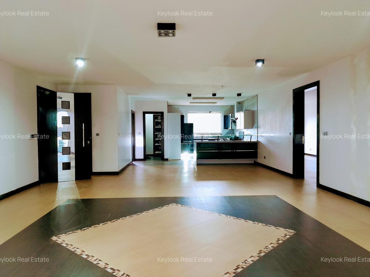 3 Bed Apartment with En Suite at Riverside Drive - 4