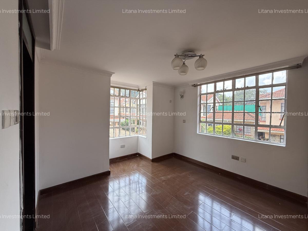 5 Bed Townhouse with En Suite in Lavington - 11