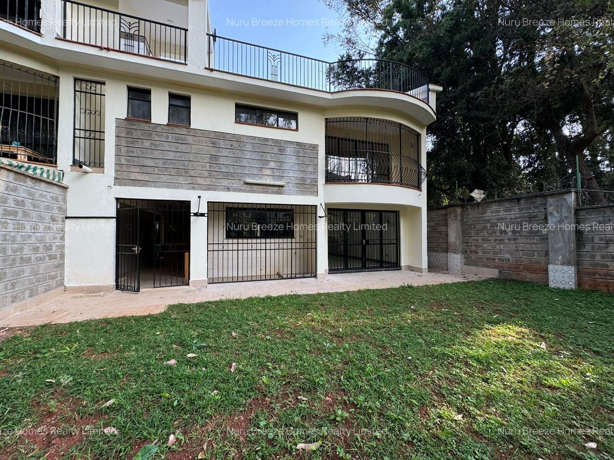 4 Bed Townhouse with En Suite in Westlands Area - 1