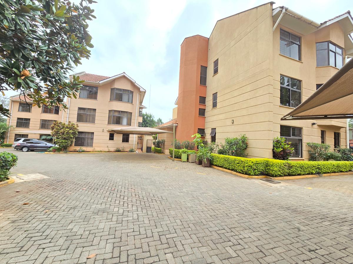 6 Bed Townhouse with En Suite at James Gichuru - 2