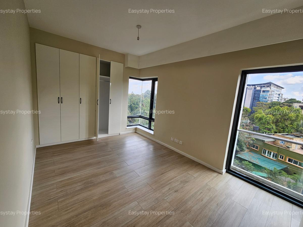 2 Bed Apartment with En Suite in Riverside - 6