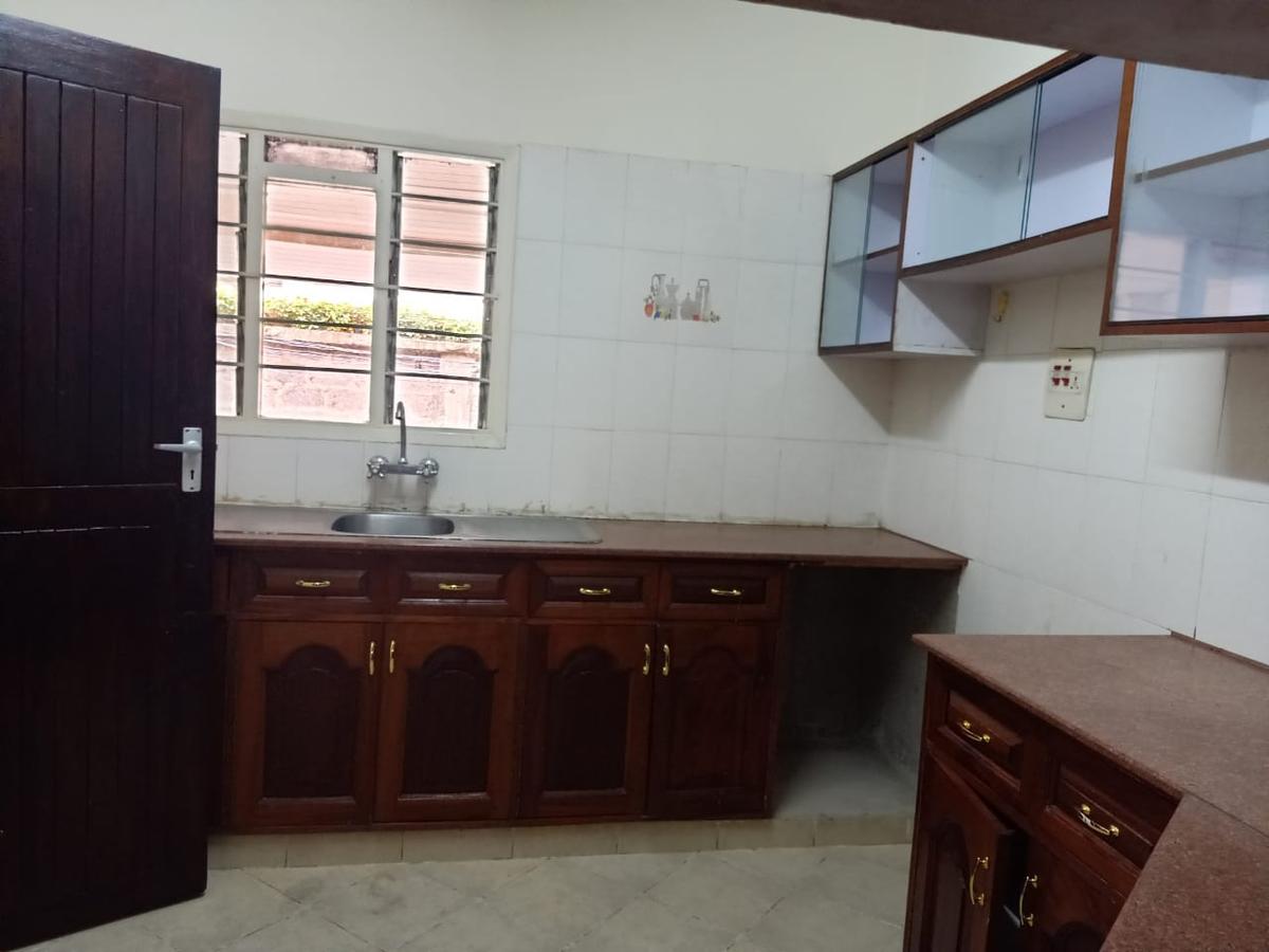 4 Bed Townhouse with Walk In Closet in Kilimani - 9