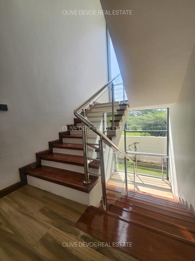 5 Bed Townhouse with En Suite in Lavington - 17