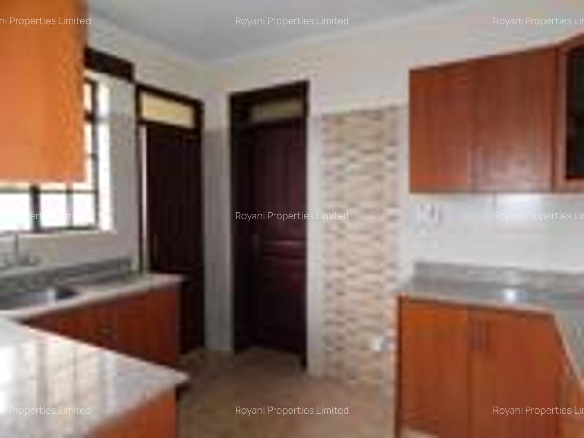 3 Bed Apartment with En Suite in Kiambu Road - 4
