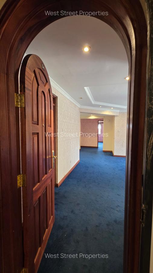 3 Bed Apartment with En Suite at Gitanga Road - 6