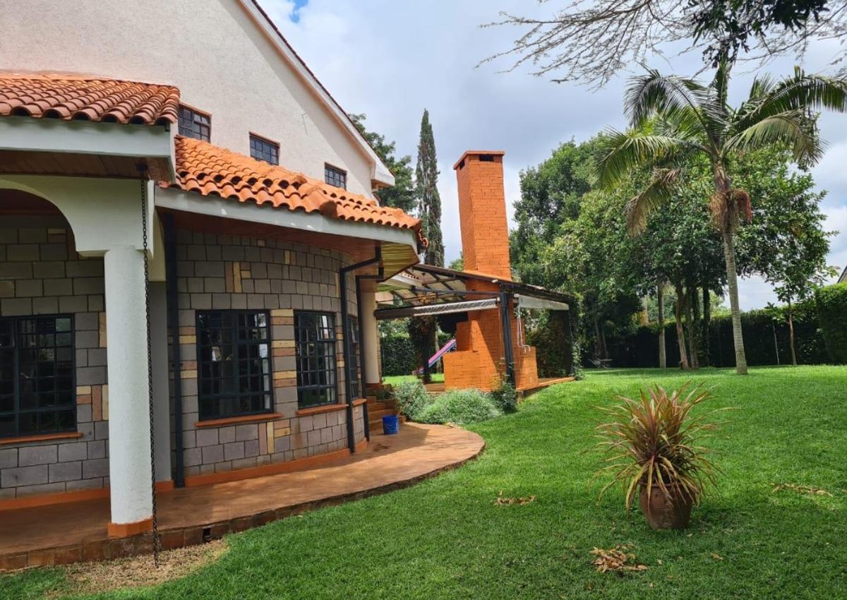5 Bed House with En Suite in Runda - 11