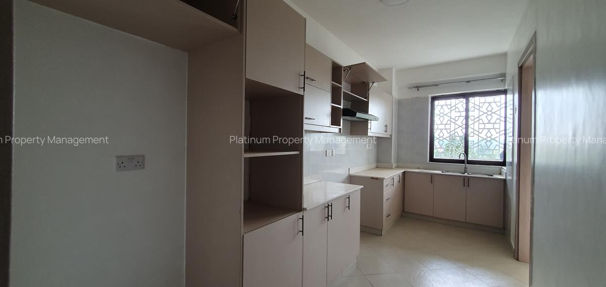 4 Bed Apartment with En Suite at City Park Drive - 5