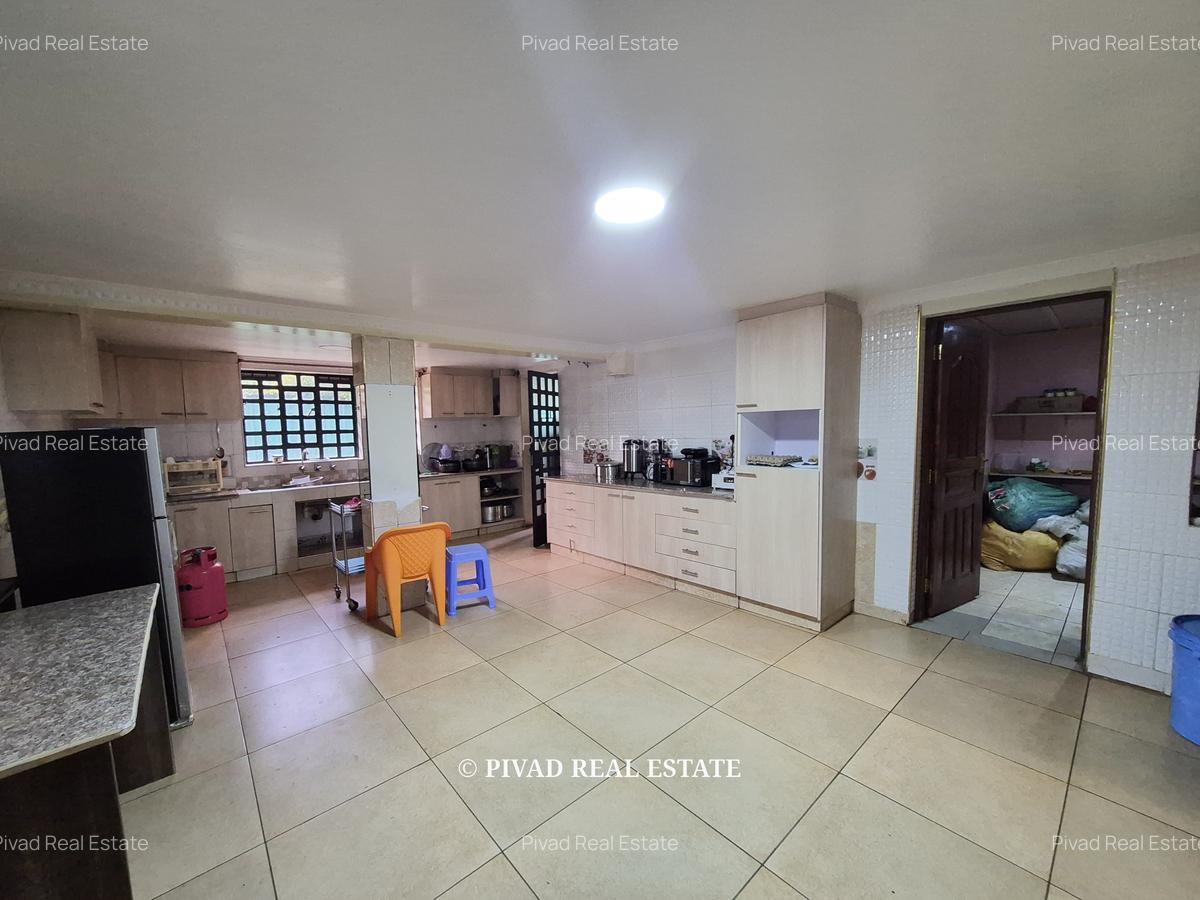 6 Bed House in Garden Estate - 11