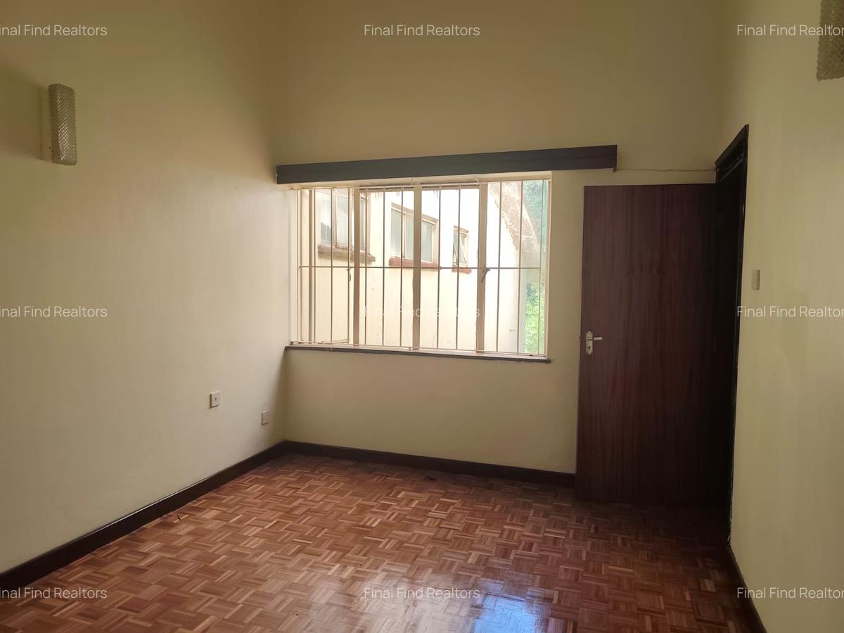 4 Bed Townhouse with Garden in Westlands Area - 16