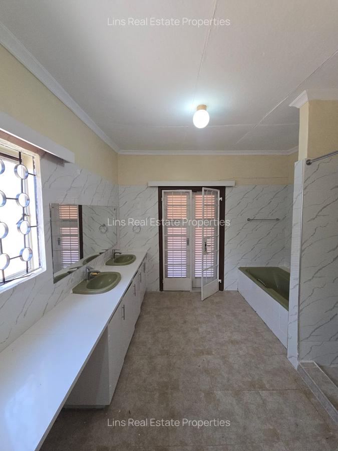 5 Bed House with En Suite in Loresho - 13