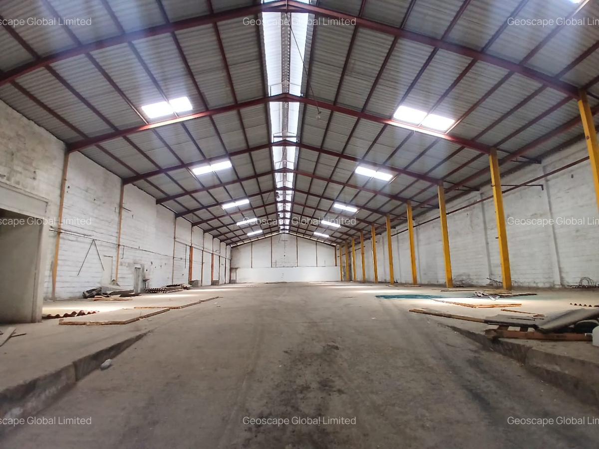14,000 ft² Warehouse with Backup Generator in Industrial Area - 5
