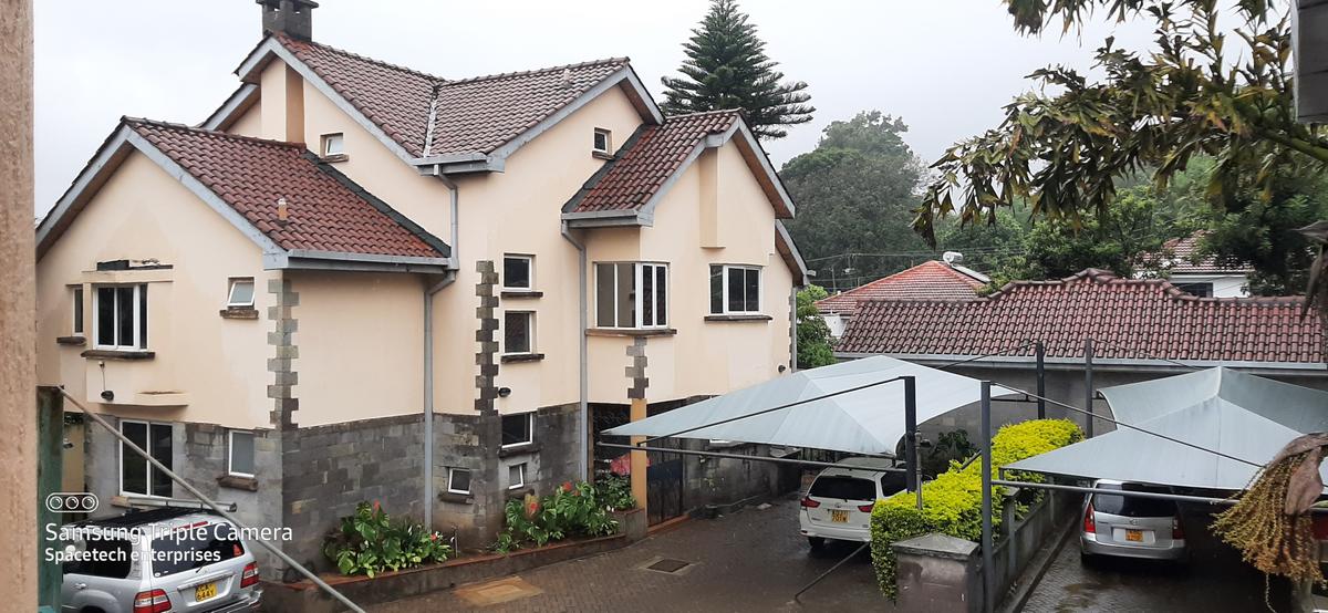 5 Bed Townhouse with En Suite in Spring Valley - 1