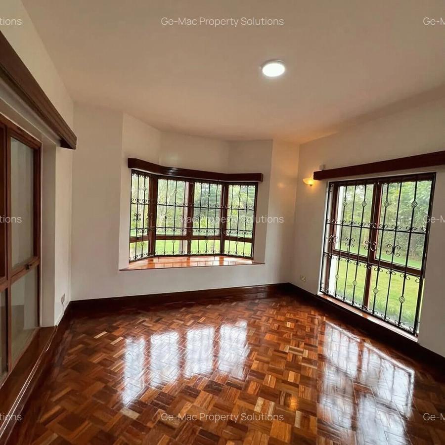 5 Bed House with En Suite in Runda - 13