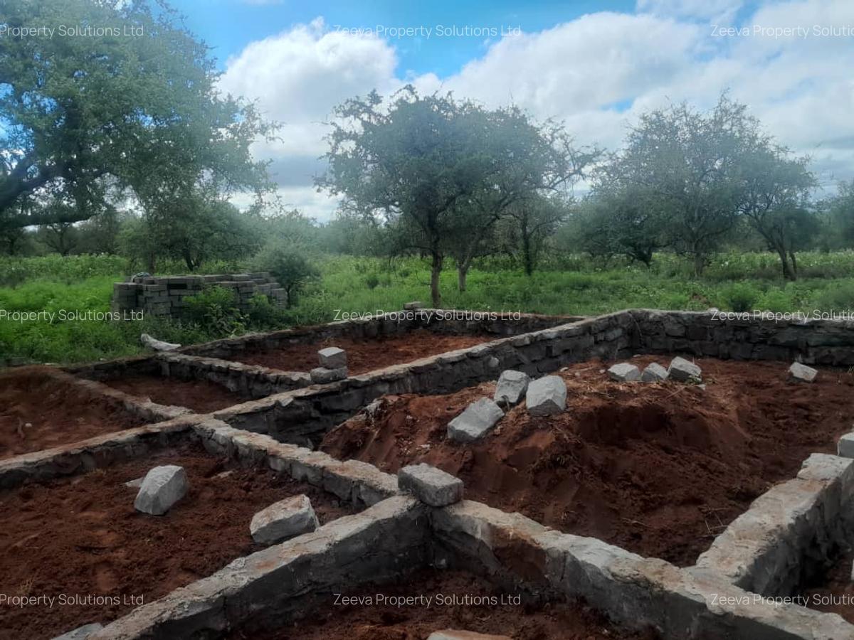 Land in Namanga - 13