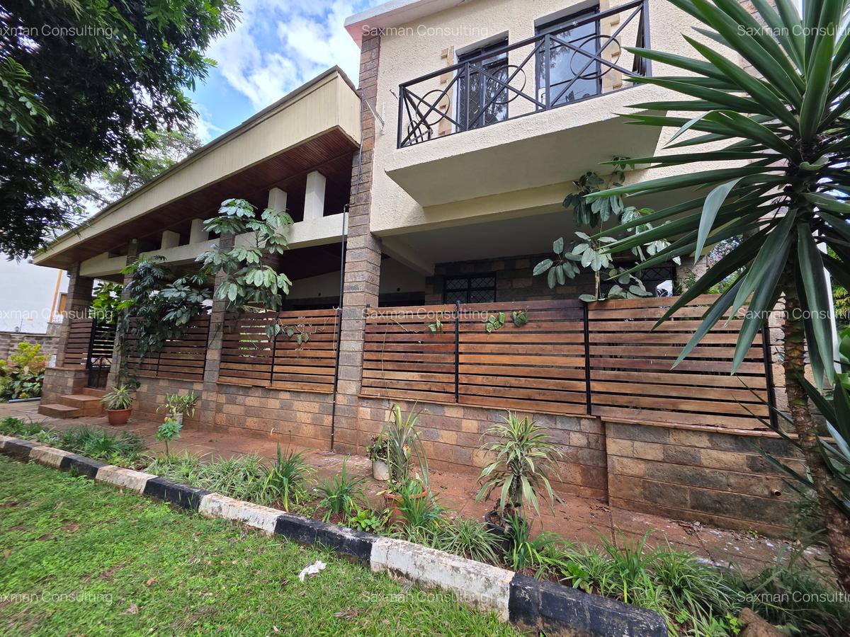 4 Bed House with En Suite in Lavington - 12
