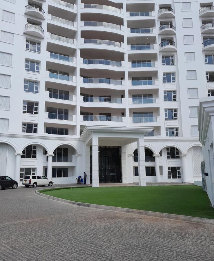 3 Bed Apartment with En Suite in Parklands - 1