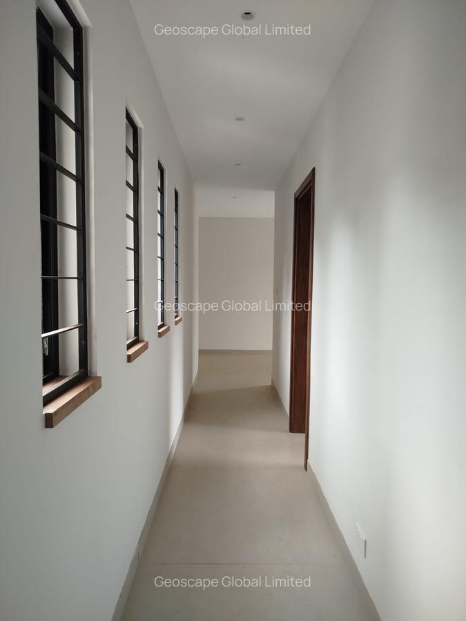 4 Bed House with En Suite in Loresho - 11
