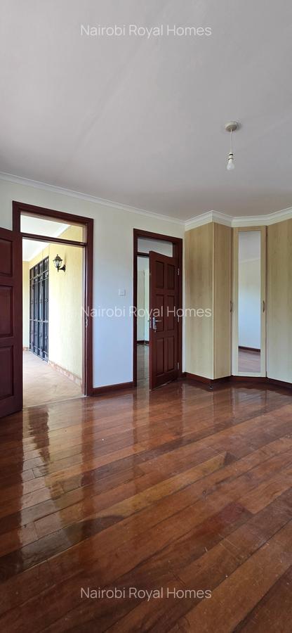 5 Bed Townhouse with En Suite at Brookside Drive - 5