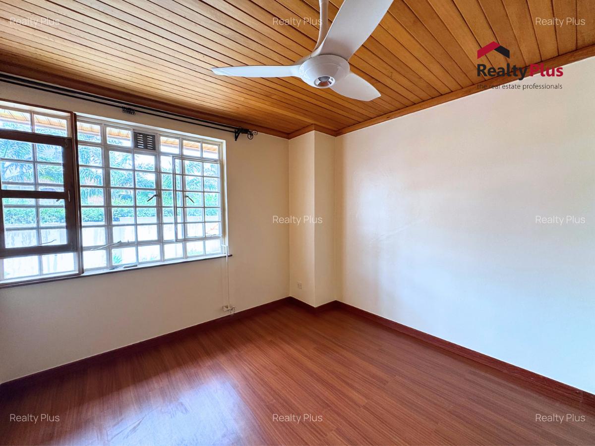 5 Bed Townhouse with En Suite at Mimosa - 12