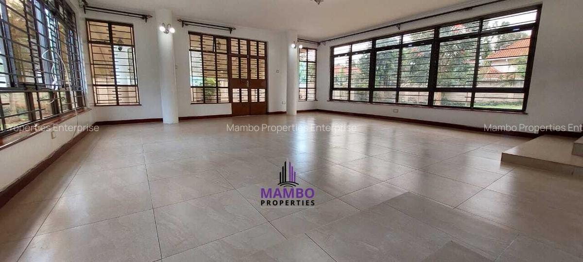 4 Bed House with En Suite at Daisy - 5