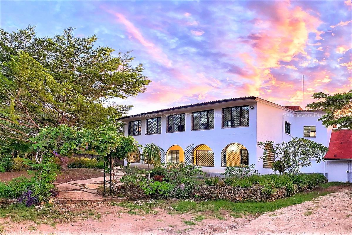 5 Bed Villa with Swimming Pool in Diani - 1