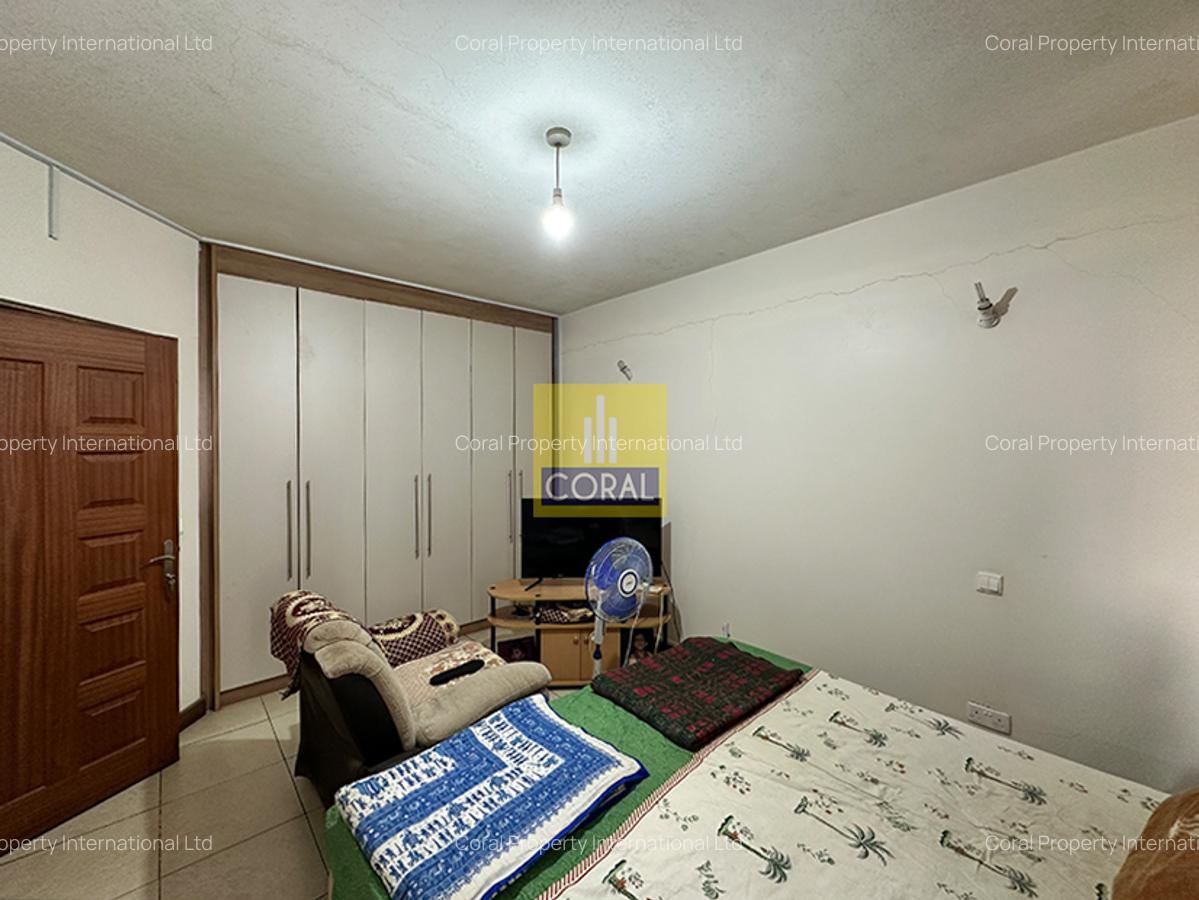 4 Bed Apartment in Parklands - 12