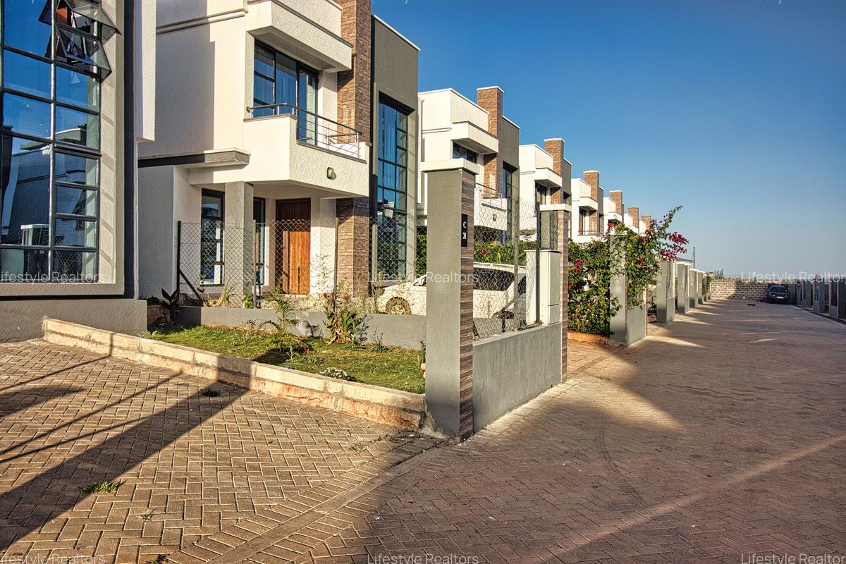 4 Bed House with En Suite at Eastern Bypass - 4