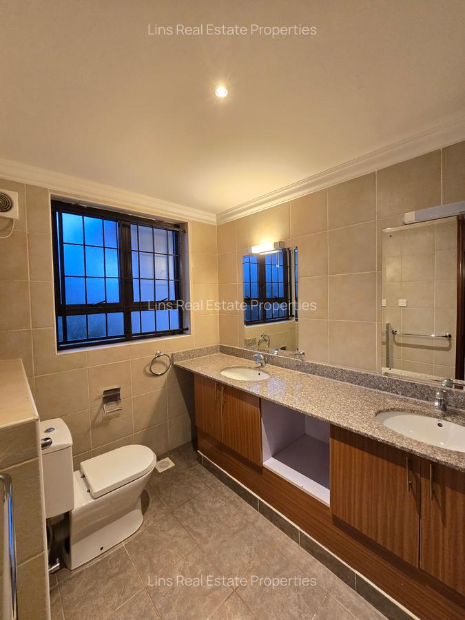 4 Bed Townhouse with En Suite in Runda - 19