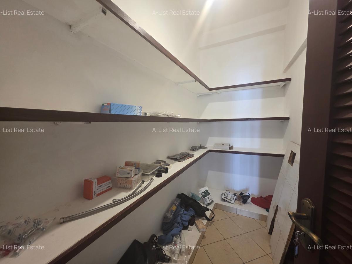 4 Bed Apartment with En Suite at Brookside Drive - 20