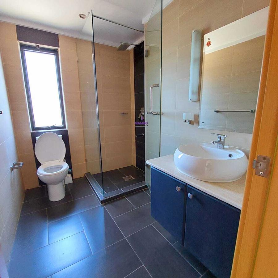 Serviced 2 Bed Apartment with En Suite at Brookside Drive - 9