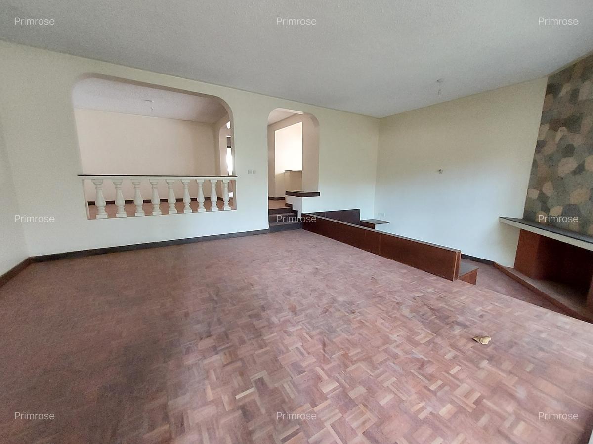 4 Bed Townhouse with En Suite in Spring Valley - 6