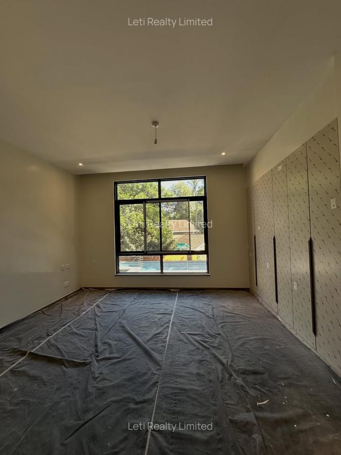 5 Bed Townhouse with En Suite in Lavington - 13