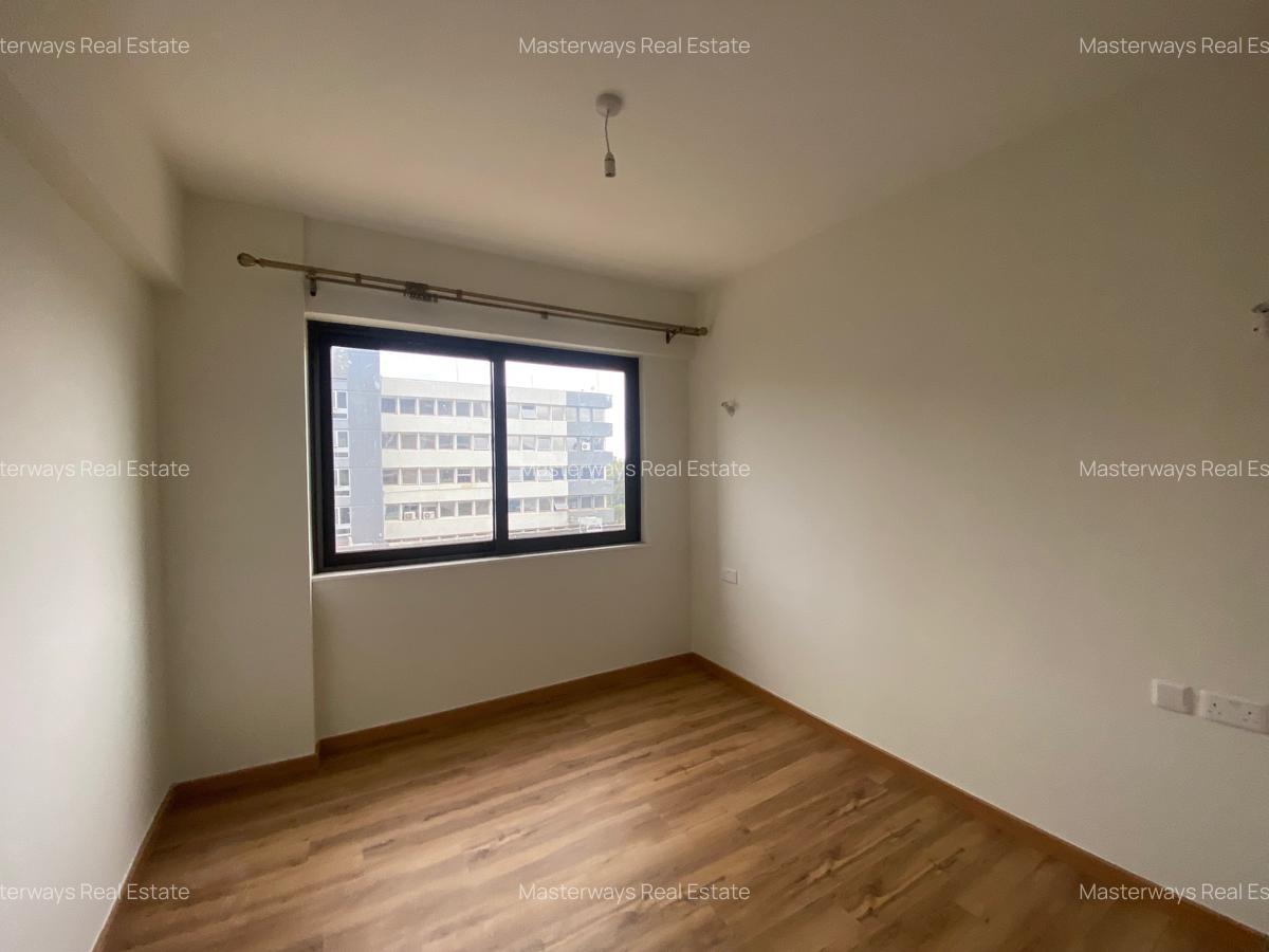 2 Bed Apartment with En Suite at Garden City - 8